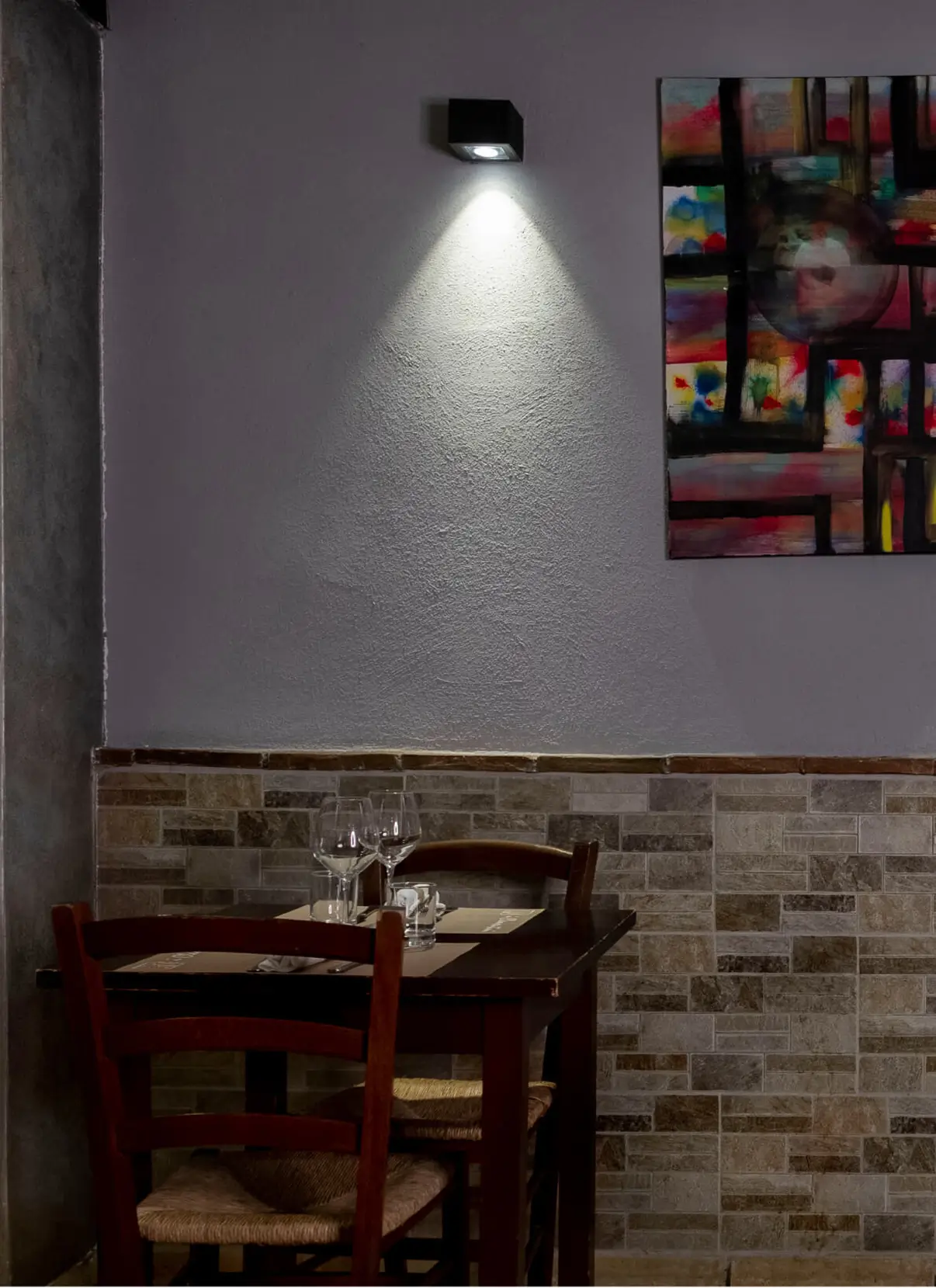 Sala interna ristorante romano Colosseo - Indoor dining historic Roman restaurant near Colosseum